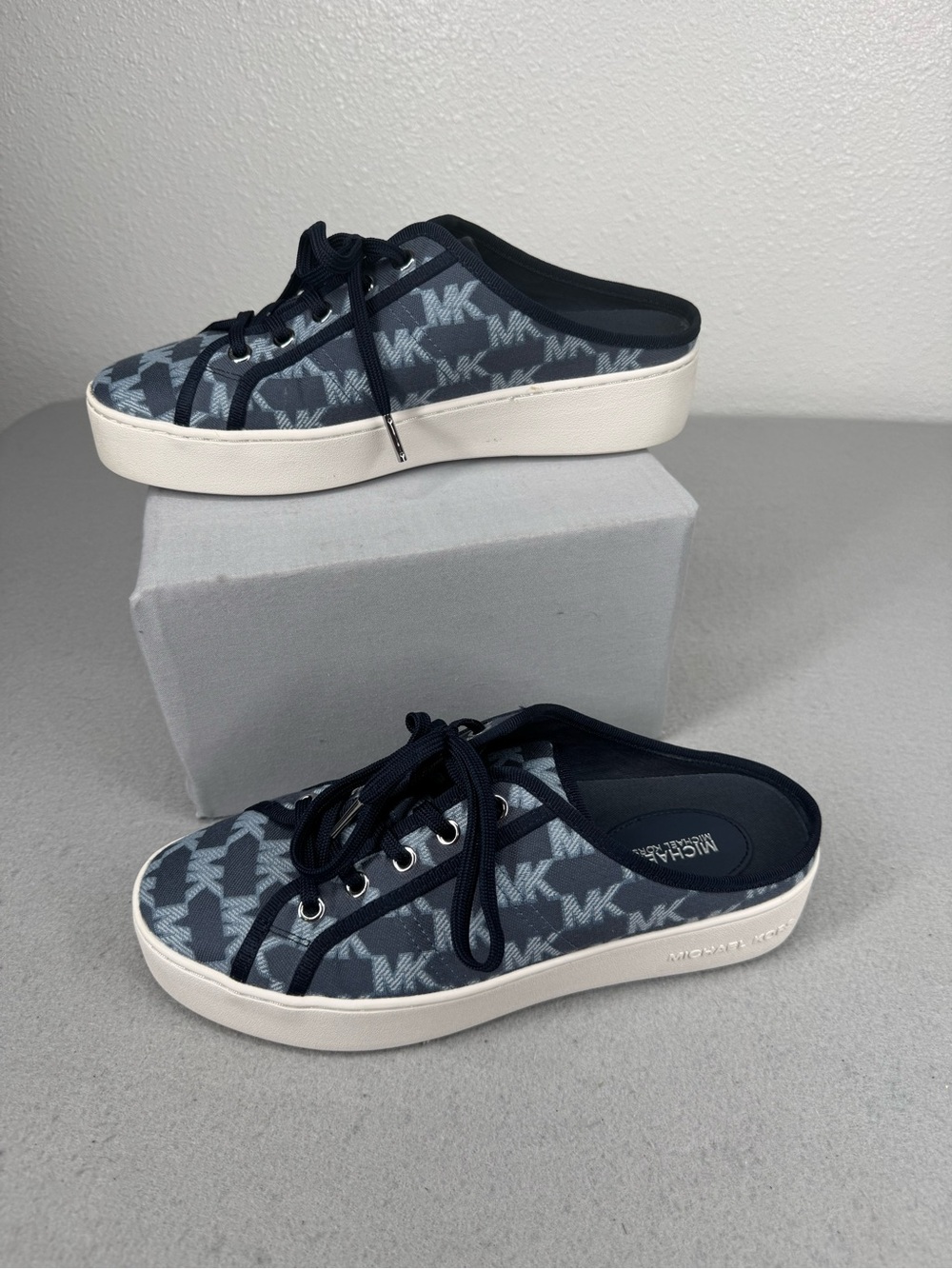 Michael Kors MK Navy and Light Blue MK Logo Platform Mule Sneakers 9M BF21J